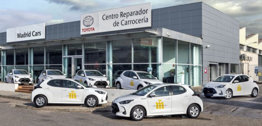 toyota yaris electric hybrid flota midas