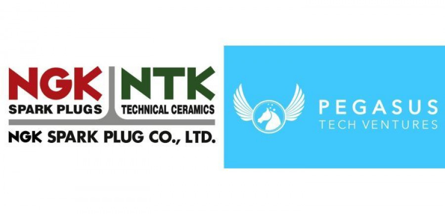 NGK SPARK PLUG Pegasus fondo