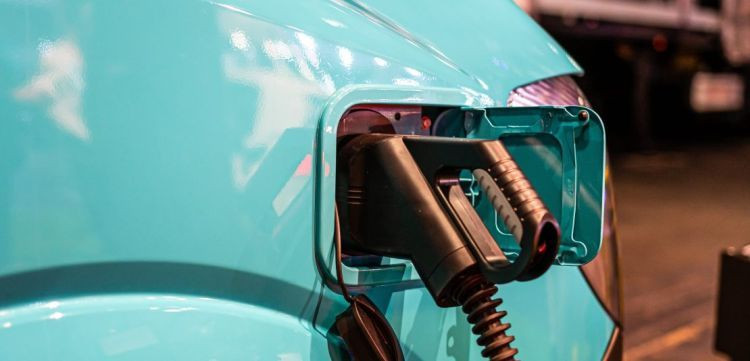 vehiculos electricos ventas deloitte faconauto