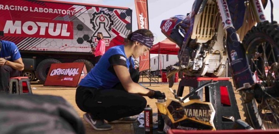 Sara garcia original by motul dakar