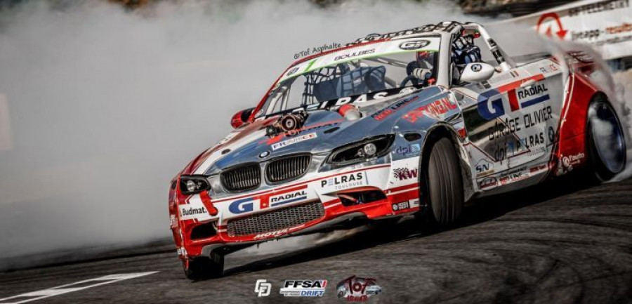 Boulbes BMW M3 E93M neumáticos GT Radial Champiro SX2