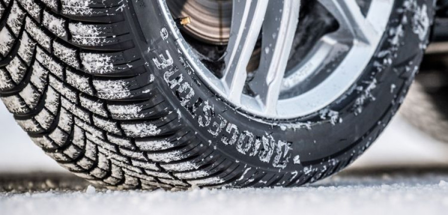 Bridgestone Blizzak LM005 neumatico invierno