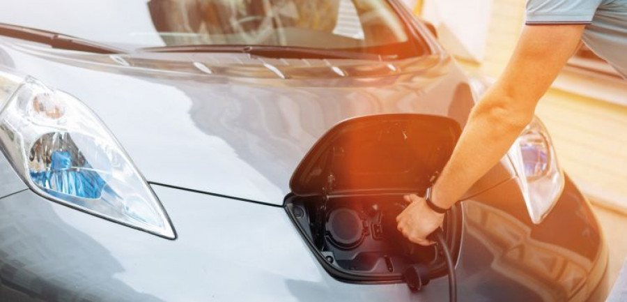 coche eléctrico sernauto roland berger