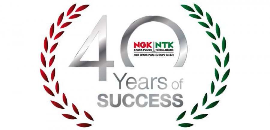 NGK Spark Plug 40 aniversario