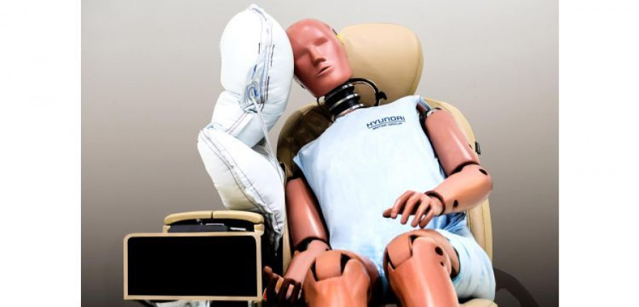 Hyundai airbag lateral