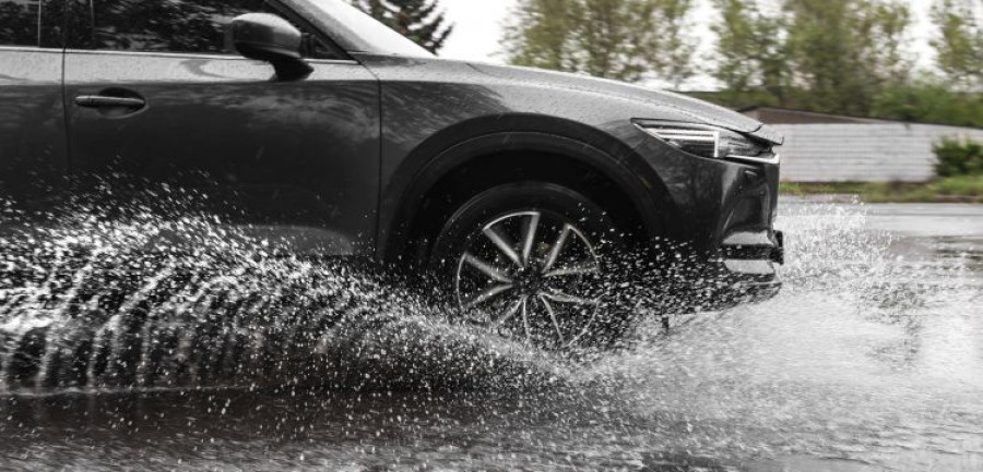 adine aquaplaning tormentas verano