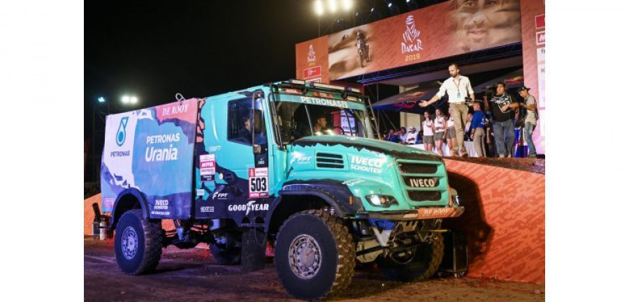 petronas iveco de rooy dakar