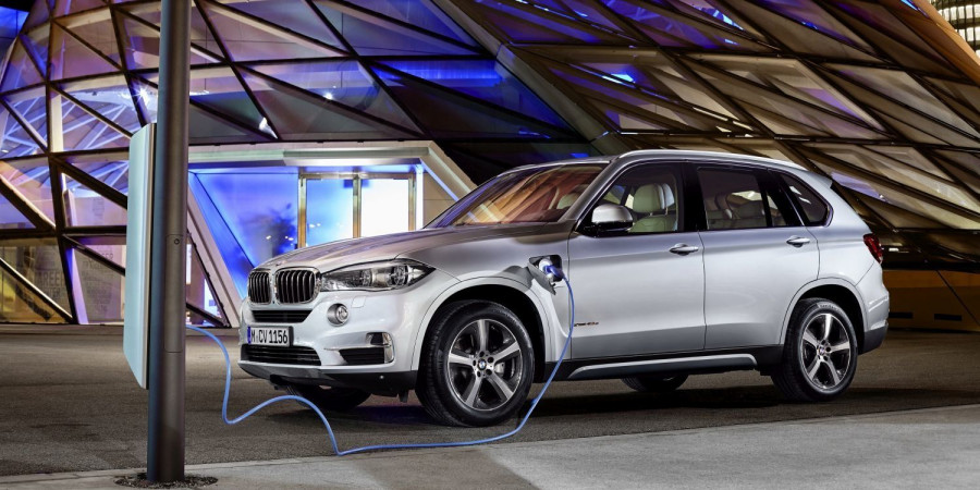 BMW hibrido tailandia baterias
