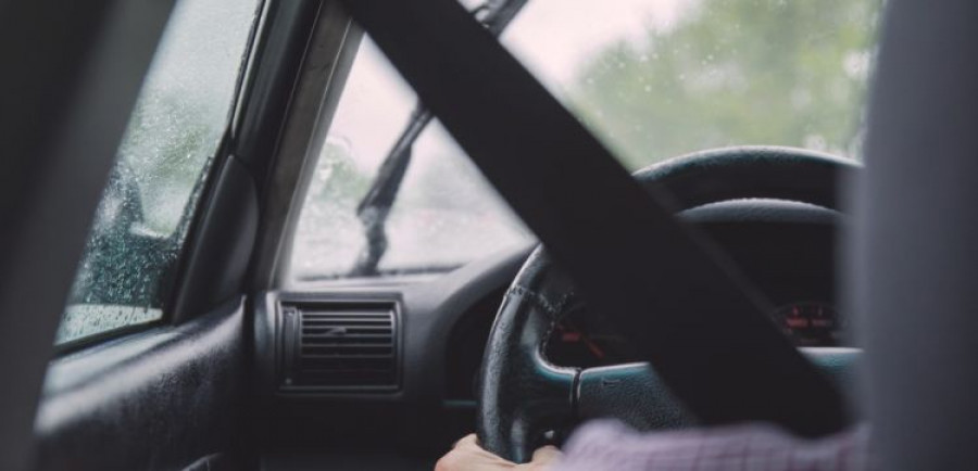 krafft auto conducción lluvia coche