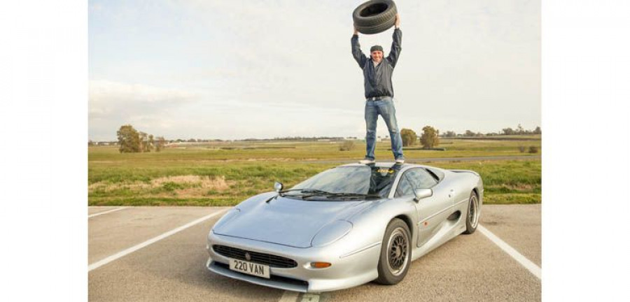 Justin_Law_Jaguar_XJ220