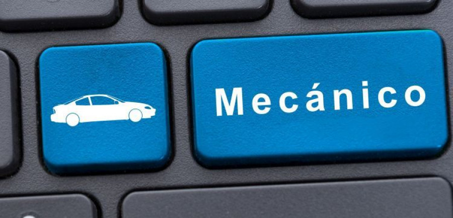 Online Auto Service Concept With Car Symbol