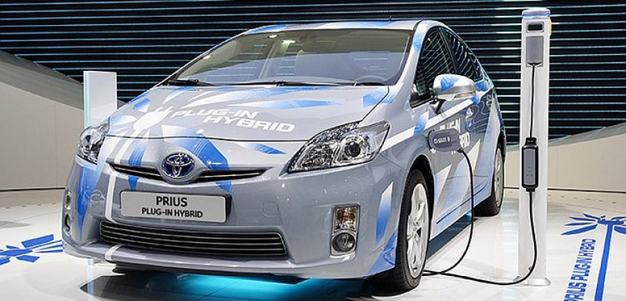 Toyota Prius plug-in hybrid Paris 2010