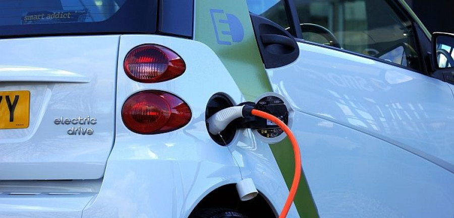 electric-car-1458836_1920