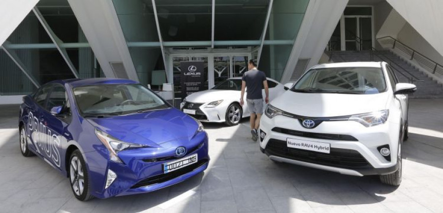 TOYOTA ECOMOV 2016