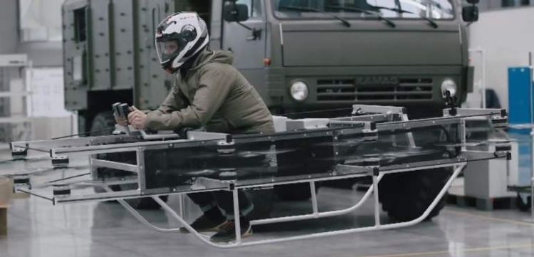 Kalashnikov_video_moto_voladora