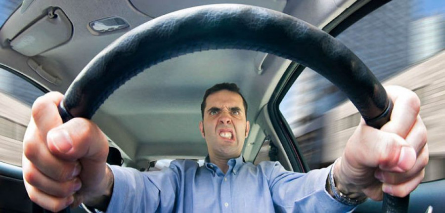 confortauto_volante_estres-960x460