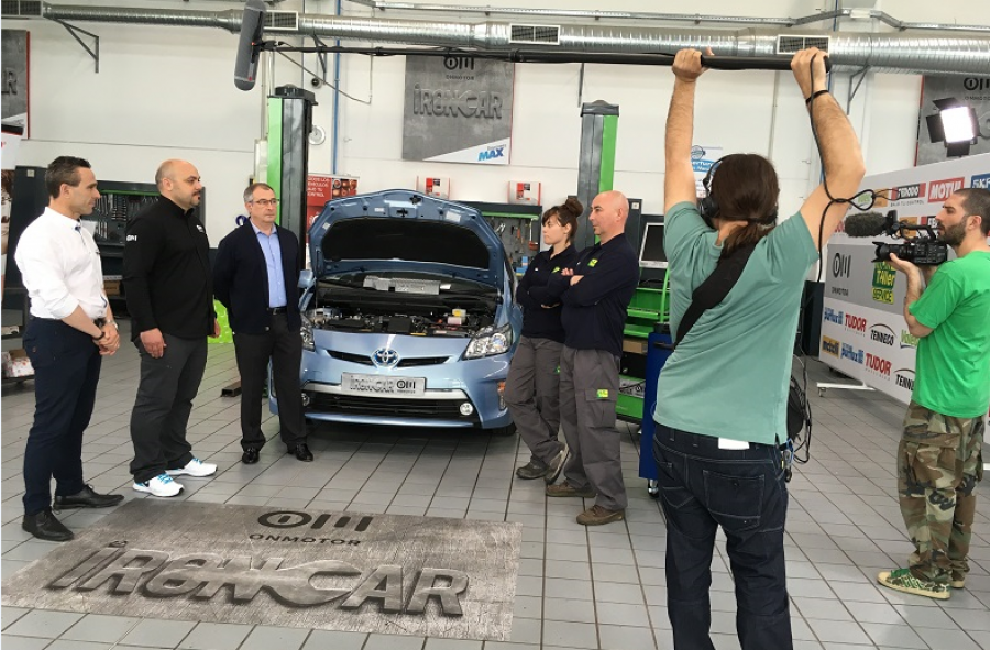 Iron_Car_OnMotor_Discovery_Max