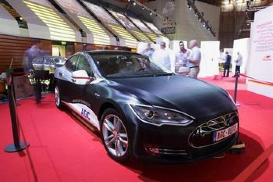 Tesla_avances_conducción_autónoma