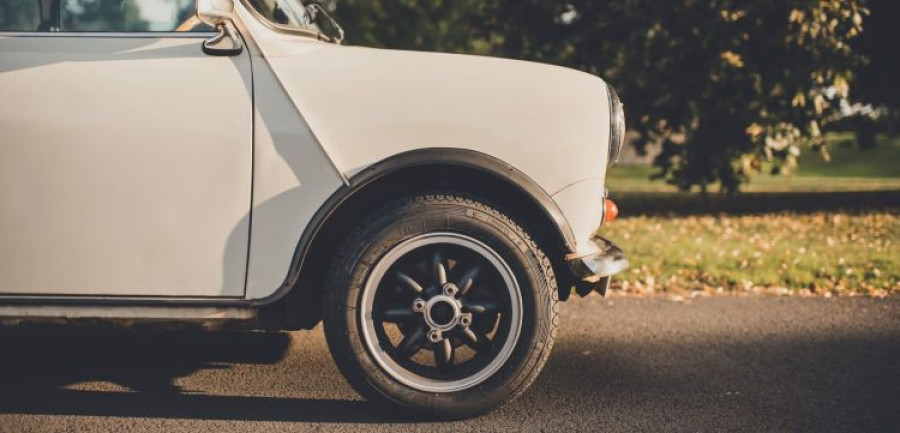 Pirelli neumatico Mini Clasico