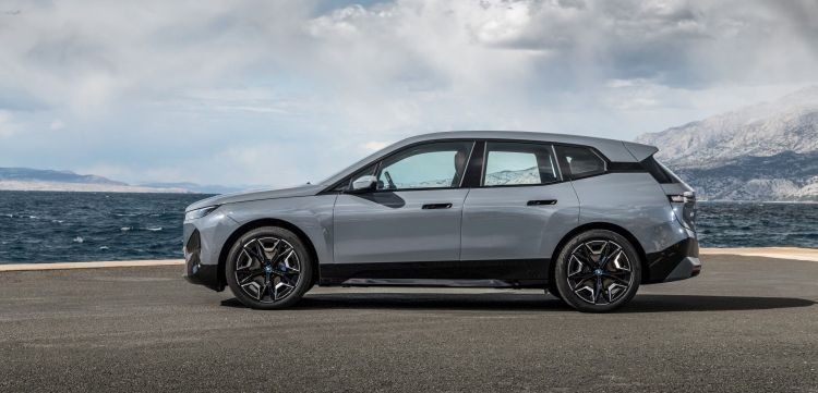 Pirelli PZero neumaticos BMW iX