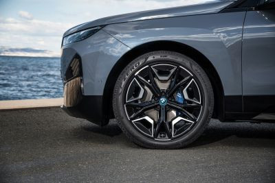 Pirelli PZero neumaticos BMW iX 2