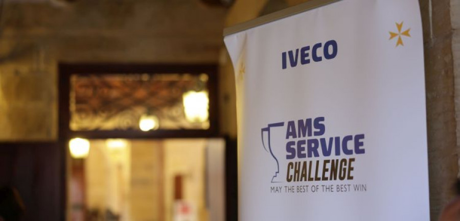 Iveco Service Challenge red