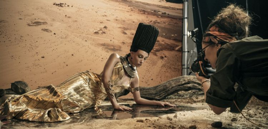 Adwoa M1X12087 calendario pirelli