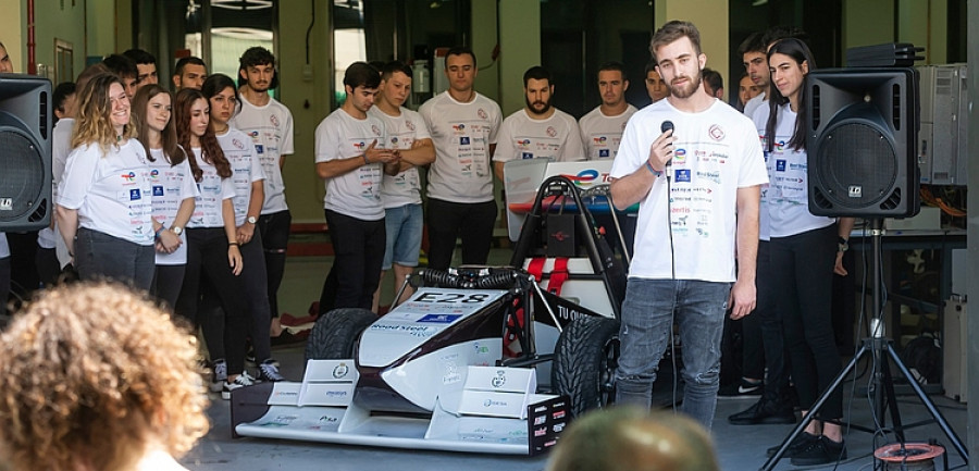 Presentacioìn Feìnix   Uniovi eTech Racing 1 (1)