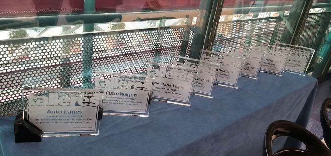 Premios personajes posventa trofeos