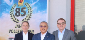 Abb.1 Thomas Bawart, Dr. Dong Li, Andreas Bawart   Werksbesuch Leonding