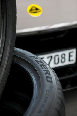 Pirelli P Zero Corsa Lotus Eletre