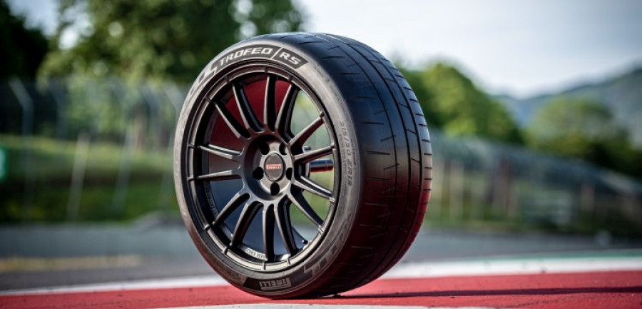 Pirelli P Zero Trofeo RS