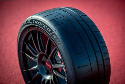 Pirelli P Zero Trofeo RS 2