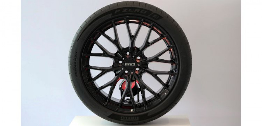 Pirelli P Zero E