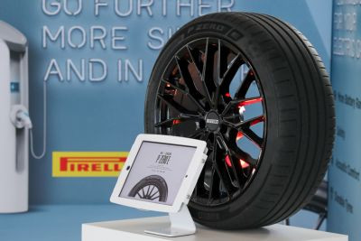 Pirelli P Zero E 2