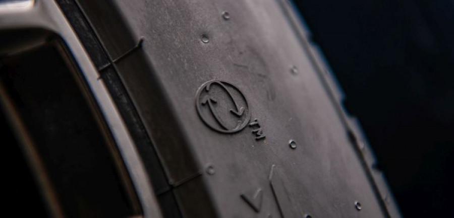 Logo Pirelli sostenibilidad