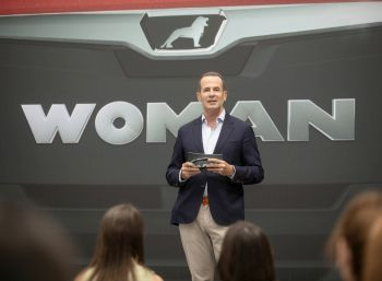 WoMAN Stephane de Creisquer 5