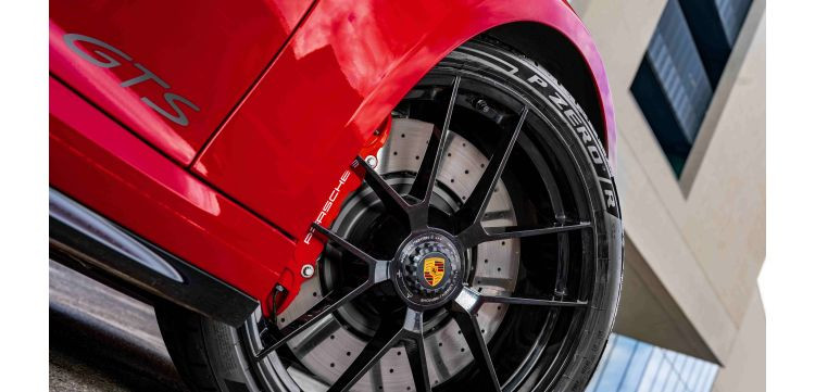 Porsche911Gts Pirelli PZeroR