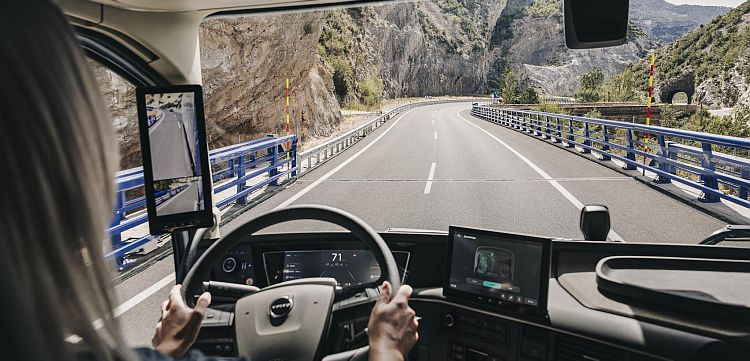 Volvo trucks direccion dinamica 3