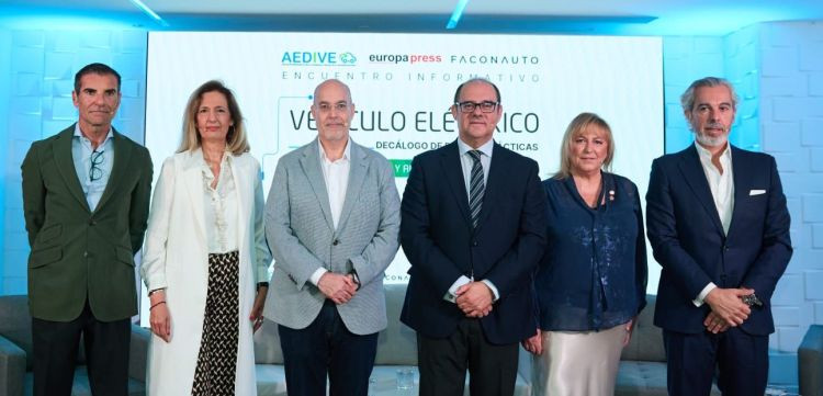 Faconauto Aedive Decalogo Vehiculo Electrico