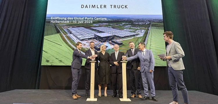 Daimler Truck centro global repuestos Halberstadt