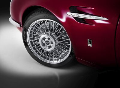 DB Speedback Avon tyre detail avon