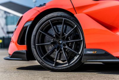 McLaren 765LT Pirelli 2