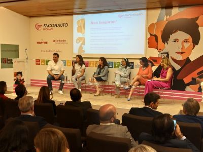 mesa redonda faconauto woman